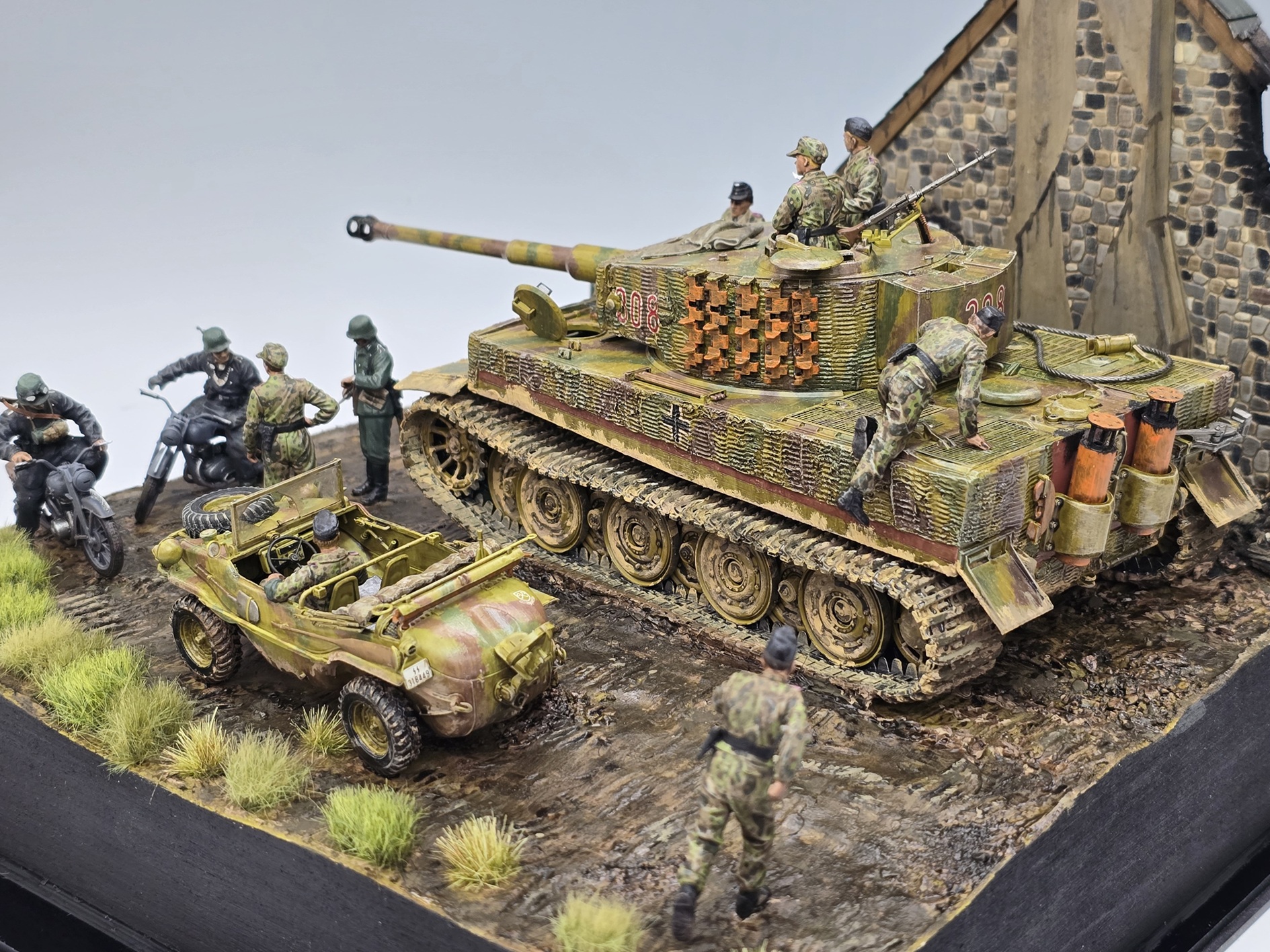 HT-051-3.jpg