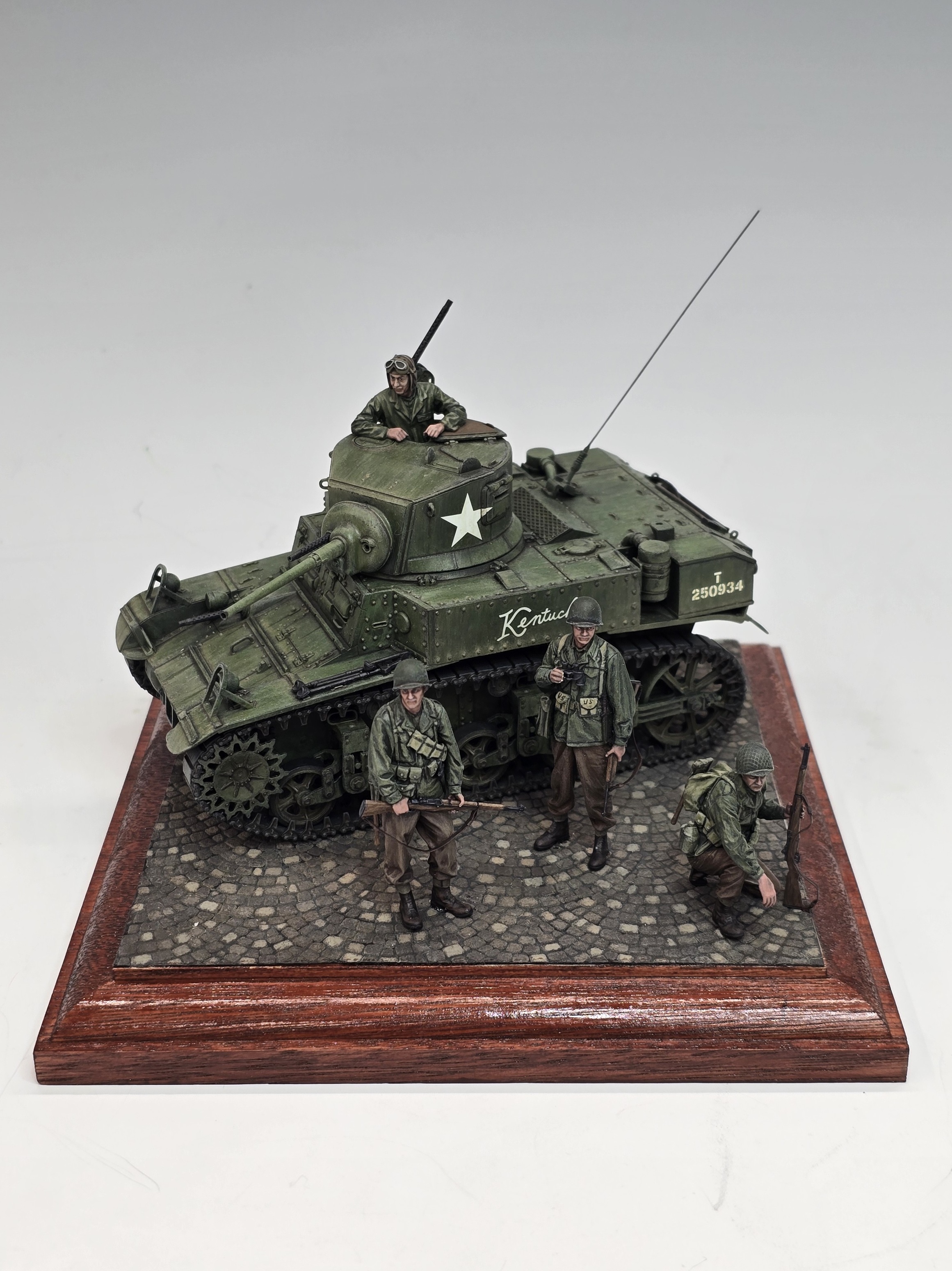 HT-050-1.jpg
