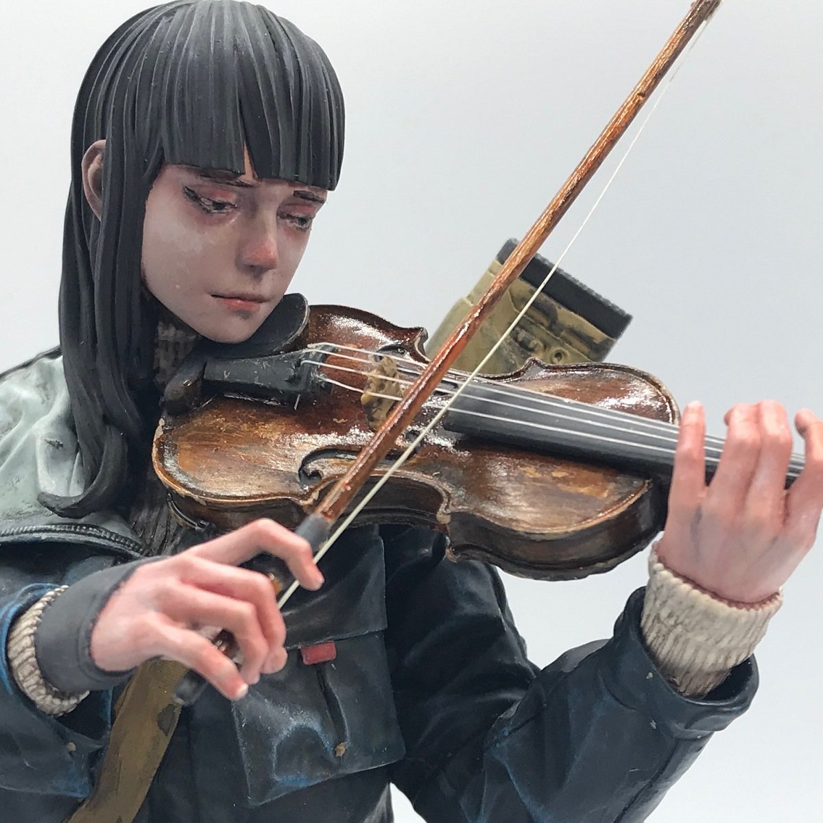 玄関先迄納品 ガレージキット 完成品 Resistance VIOLINIST 弦楽器